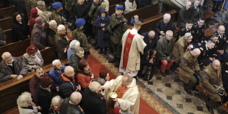 11.11.2022. Kielce. Katedra. Msza za ojczyznę / Fot. Jarosław Kubalski - Radio Kielce