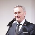 Świętokrzyskie instytucje nagrodzone za wkład w budowanie polityki społecznej - Radio Kielce 24.11.2022. Kielce. Dzień Pracownika Socjalnego. Na zdjęciu: Zbigniew Koniusz - wojewoda świętokrzyski / Fot. Jarosław Kubalski - Radio Kielce