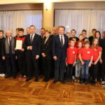 08.11.2022. Wiślica. Uroczyste przekazanie promes dla młodzieżowych drużyn pożarniczych. / Fot. Marta Gajda-Kruk - Radio Kielce