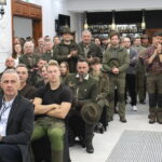 Pińczów. Wręczenie certyfikatów potwierdzających wpis polskiego sokolnictwa na światową Listę reprezentatywną niematerialnego dziedzictwa kulturowego ludzkości UNESCO / Fot. Marta Gajda-Kruk – Radio Kielce