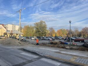 13.11.2022. Staszów. Ulica Opatowska. Remont / Fot. Grażyna Szlęzak - Radio Kielce