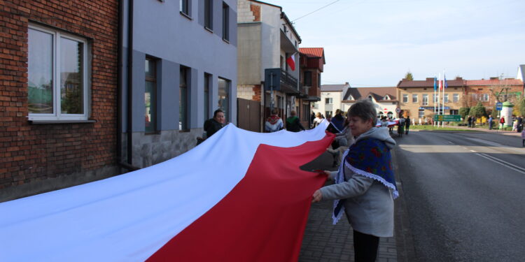 11.11.2022. Skalbmierz. Obchody 11 listopada / Fot. Marta Gajda-Kruk - Radio Kielce