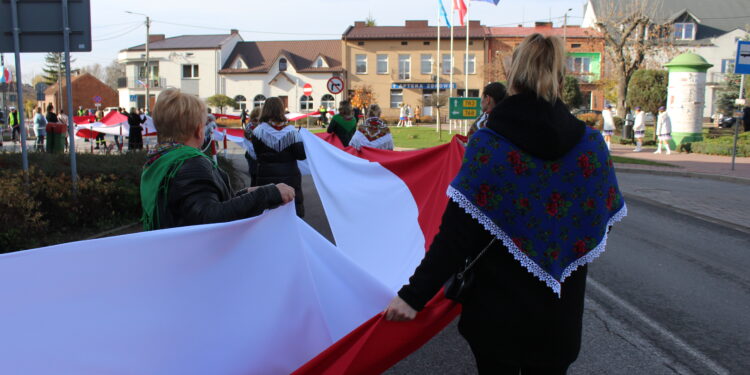 11.11.2022. Skalbmierz. Obchody 11 listopada / Fot. Marta Gajda-Kruk - Radio Kielce