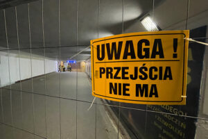 03.11.2022. Kielce. Zamknięty tunel pod dworcem kolejowym / Fot. Wiktor Taszłow - Radio Kielce