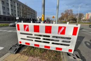 09.11.2022. Kielce. Aleja Tysiąclecia Państwa Polskiego. Budowa Inteligentnego Systemu Transportowego / Fot. Wiktor Taszłow – Radio Kielce