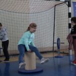 14.11.2022. Działoszyce. Interaktywne eksponaty z Centrum Nauki „Kopernik” w Warszawie w Szkole Podstawowej w Działoszycach / Fot. Marta Gajda-Kruk - Radio Kielce