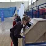 14.11.2022. Działoszyce. Interaktywne eksponaty z Centrum Nauki „Kopernik” w Warszawie w Szkole Podstawowej w Działoszycach / Fot. Marta Gajda-Kruk - Radio Kielce