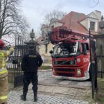 07.11.2022. Sandomierz. Zdjęcie ze szczytu bazyliki katedralnej ozdoby frontonu świątyni. / Fot. Grażyna Szlęzak - Radio Kielce