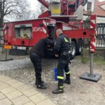 07.11.2022. Sandomierz. Zdjęcie ze szczytu bazyliki katedralnej ozdoby frontonu świątyni. / Fot. Grażyna Szlęzak - Radio Kielce