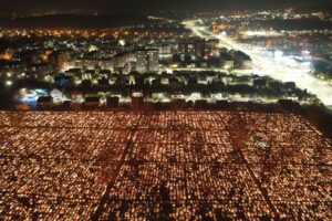 01.11.2022. Kielce. Nekropolie przy ulicy Ściegiennego. / Fot. Jarosław Kubalski - Radio Kielce