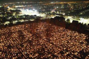 01.11.2022. Kielce. Nekropolie przy ulicy Ściegiennego. / Fot. Jarosław Kubalski - Radio Kielce