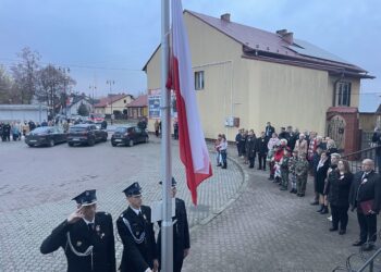 11.11.2022. Osiek. Narodowe Święto Niepodległości. / Fot. Grażyna Szlęzak - Radio Kielce