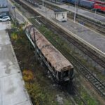 14.11.2022. Kielce. Spalony wagon na dworcu PKP / Fot. Jarosław Kubalski - Radio Kielce