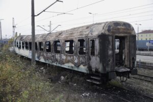 14.11.2022. Kielce. Spalony wagon na dworcu PKP / Fot. Jarosław Kubalski - Radio Kielce