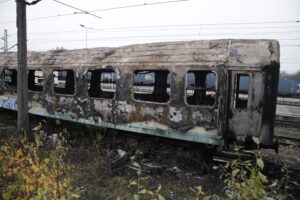 14.11.2022. Kielce. Spalony wagon na dworcu PKP / Fot. Jarosław Kubalski - Radio Kielce