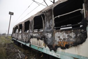 14.11.2022. Kielce. Spalony wagon na dworcu PKP / Fot. Jarosław Kubalski - Radio Kielce