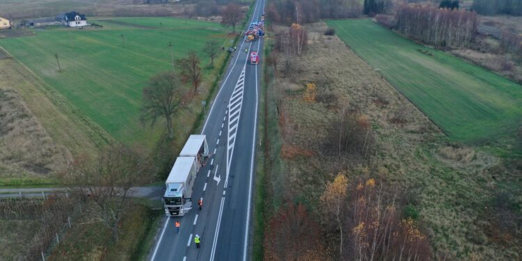 15.11.2022. Przełom. Wypadek / Fot. Jarosław Kubalski - Radio Kielce