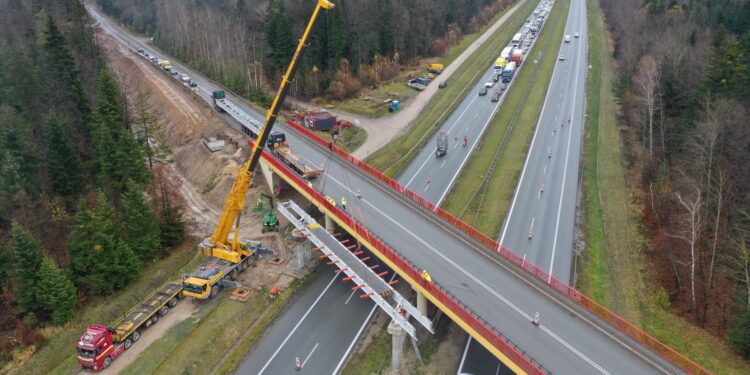 16.11.2022. Kielce. Kładka na trasie S7 / Fot. Jarosław Kubalski - Radio Kielce