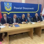 29.11.2022. Staszów. Na zdjęciu przy mikrofonie Jacek Nowak burmistrz Połańca / Fot. Grażyna Szlęzak - Radio Kielce