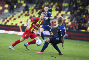 12.11.2022. Kielce. Mecz 17. kolejki PKO BP Ekstraklasy Korona Kielce - Widzew Łódź. / Fot. Jarosław Kubalski - Radio Kielce