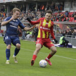 12.11.2022. Kielce. Mecz 17. kolejki PKO BP Ekstraklasy Korona Kielce - Widzew Łódź. Na zdjęciu (z prawej): Dalibor Takać / Fot. Jarosław Kubalski - Radio Kielce