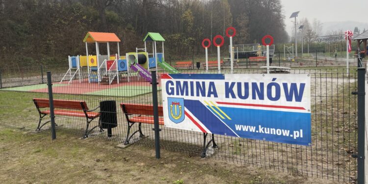 05.11.2022. Kunów, Otwarcie kompleksu sportowo-rekreacyjnego / Fot. Anna Głąb - Radio Kielce