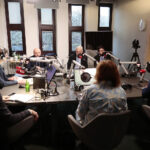 28.11.2022. Studio Polityczne Radia Kielce. / Fot. Wiktor Taszłow - Radio Kielce