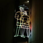 29.11.2022. Kielce. Neon na budynku Kieleckiego Centrum Kultury. / Fot. Wiktor Taszłow - Radio Kielce