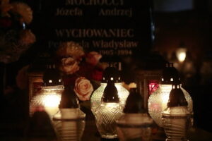 01.11.2022. Kielce. Cmentarz na Piaskach. / Fot. Wiktor Taszłow - Radio Kielce
