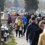 01.11.2022. Kielce. Wszystkich Świętych. Cmentarze / Fot. Wiktor Taszłow - Radio Kielce