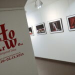 Artyści stworzyli swoją własną „Definicję przestrzeni” - Radio Kielce 06.11.2022. Kielce. BWA. Wystawa zdjęć Krzysztofa Zająca "Biało-Czerwona" / Fot. Wiktor Taszłow - Radio Kielce