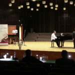 Kielce. Zespół Państwowych Szkół Muzycznych im. Ludomira Różyckiego. X Ogólnopolski Konkurs Wokalny im. Krystyny Jamroz. Na zdjęciu (śpiewa): Adrian Golemiec - ZPSM w Bochni / Fot. Wiktor Taszłow - Radio Kielce