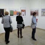 Artyści stworzyli swoją własną „Definicję przestrzeni” - Radio Kielce 06.11.2022. Kielce. BWA. 5. Międzynarodowe Biennale Fotografii Definicja Przestrzeni 2022 / Fot. Wiktor Taszłow - Radio Kielce