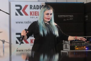 04.11.2022. Radio Kielce. Studio Gram. Koncert zespołu Aversja / Fot. Wiktor Taszłow – Radio Kielce