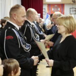 07.11.2022. Piekoszów. Promesy na zakup sprzętu i umundurowania. / Fot. Wiktor Taszłow - Radio Kielce