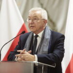 07.11.2022. Piekoszów. Promesy na zakup sprzętu i umundurowania. Na zdjęciu poseł Krzysztof Lipiec. / Fot. Wiktor Taszłow - Radio Kielce