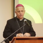 08.11.2022. Czerwona Góra. Otwarcie dwóch oddziałów w Szpitalu. Na zdjęciu: biskup Jan Piotrowski / Fot. Wiktor Taszłow – Radio Kielce