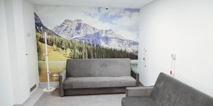 08.11.2022. Czerwona Góra. Otwarcie dwóch oddziałów w Szpitalu / Fot. Wiktor Taszłow – Radio Kielce