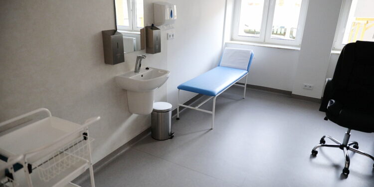 08.11.2022. Czerwona Góra. Otwarcie dwóch oddziałów w Szpitalu / Fot. Wiktor Taszłow – Radio Kielce