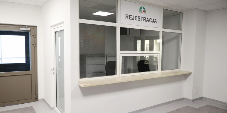 08.11.2022. Czerwona Góra. Otwarcie dwóch oddziałów w Szpitalu / Fot. Wiktor Taszłow – Radio Kielce