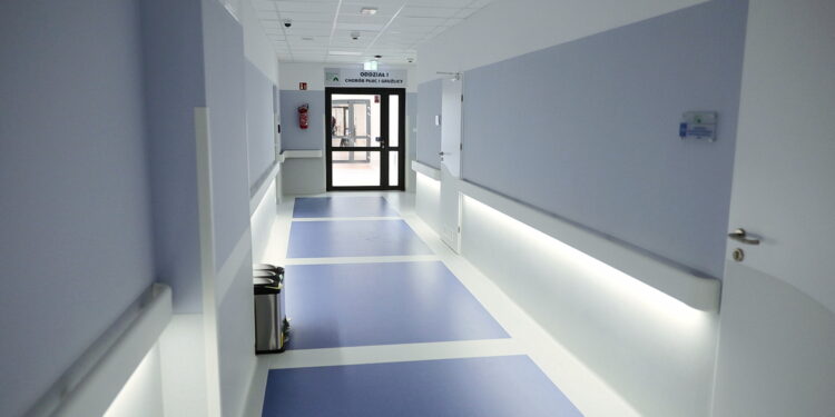 08.11.2022. Czerwona Góra. Otwarcie dwóch oddziałów w Szpitalu / Fot. Wiktor Taszłow – Radio Kielce