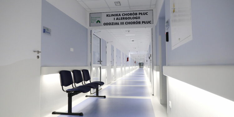 08.11.2022. Czerwona Góra. Otwarcie dwóch oddziałów w Szpitalu / Fot. Wiktor Taszłow – Radio Kielce