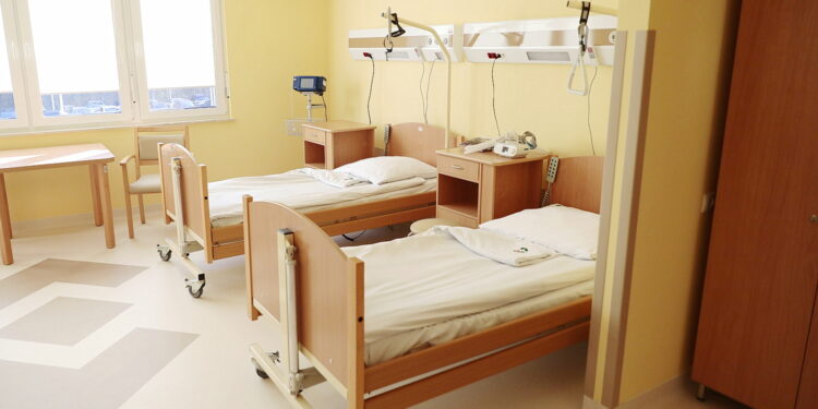 08.11.2022. Czerwona Góra. Otwarcie dwóch oddziałów w Szpitalu / Fot. Wiktor Taszłow – Radio Kielce