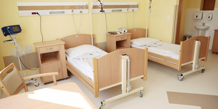 08.11.2022. Czerwona Góra. Otwarcie dwóch oddziałów w Szpitalu / Fot. Wiktor Taszłow – Radio Kielce