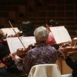 09.11.2022. Kielce. Filharmonia Świętokrzyska. Próba przed koncertem Krzesimira Dębskiego / Fot. Wiktor Taszłow - Radio Kielce