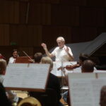 09.11.2022. Kielce. Filharmonia Świętokrzyska. Próba przed koncertem Krzesimira Dębskiego. Na zdjęciu: Krzesimir Dębski - kompozytor, aranżer, autor muzyki/ Fot. Wiktor Taszłow - Radio Kielce