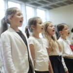 10.11.2022. Kielce. Akcja „Szkoła do hymnu” / Fot. Wiktor Taszłow - Radio Kielce