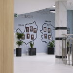 10.11.2022. Kielce. Budynek „Okrąglaka” urzędu wojewódzkiego w Kielcach zaprezentował się w nowej odsłonie / Fot. Wiktor Taszłow - Radio Kielce