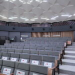 10.11.2022. Kielce. Budynek „Okrąglaka” urzędu wojewódzkiego w Kielcach zaprezentował się w nowej odsłonie / Fot. Wiktor Taszłow - Radio Kielce