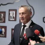 10.11.2022. Kielce. Budynek „Okrąglaka” urzędu wojewódzkiego w Kielcach zaprezentował się w nowej odsłonie. Na zdjęciu: Zbigniew Koniusz - wojewoda świętokrzyski / Fot. Wiktor Taszłow - Radio Kielce